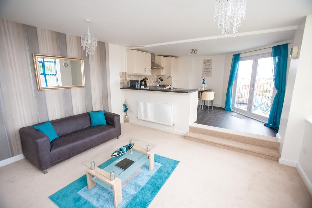 Comfortable Swindon Town Centre Apartments, Free Parking, Sleeps Up To 8 Eksteriør bilde