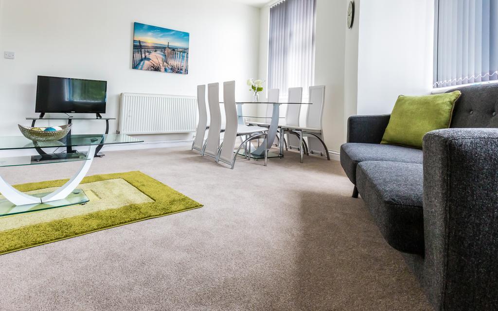 Comfortable Swindon Town Centre Apartments, Free Parking, Sleeps Up To 8 Eksteriør bilde
